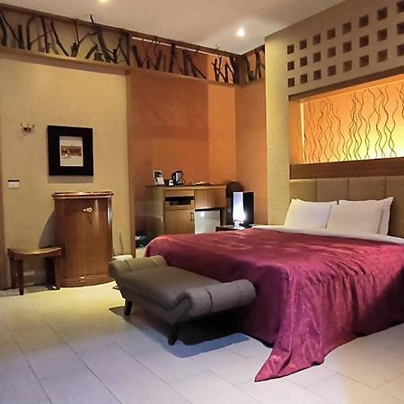 Shantis Motel Chiayi Exterior foto